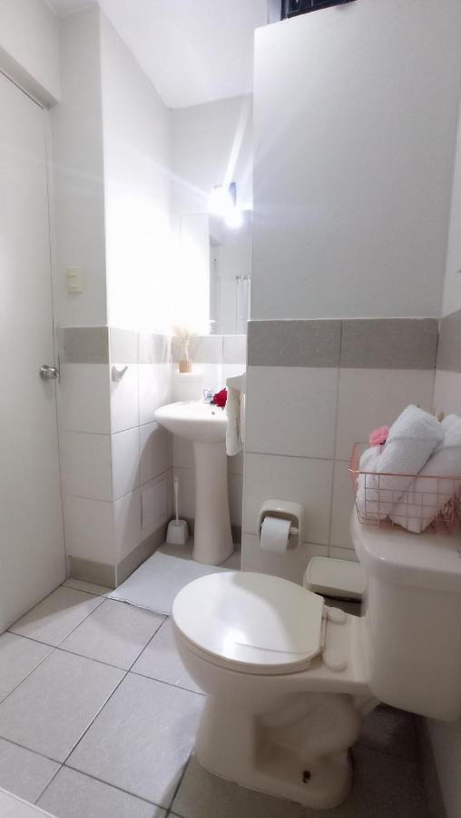 Hab Pequena Bano Compartido La Paz 4 Apartment Лима Екстериор снимка